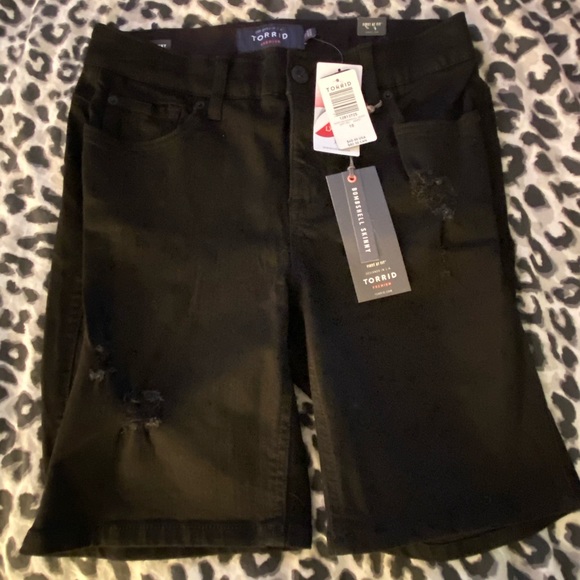 TORRID black distressed bermuda shorts - Picture 2 of 5